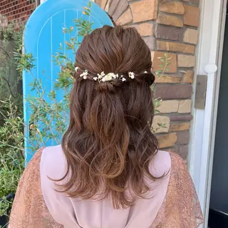 ミディアム ヘアアレンジ 伊藤 玲衣のヘアスタイル