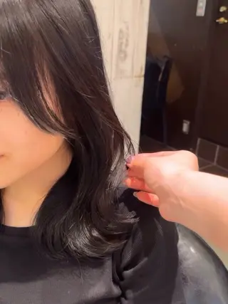 ミディアム FENICE on the beach所属・タニ ヒナタのヘアスタイル