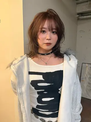 セミロング NORA GINZA U所属・長山 海秀のヘアスタイル