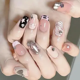 ネイル DEMAIN- 🌹のネイルデザイン