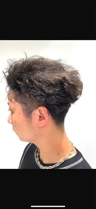 ショート パーマ メンズ ハイトーン/レイヤー 藤田健太郎のヘアスタイル