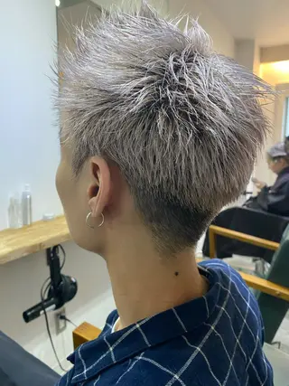 ショート カラー メンズ 森貴裕/ベージュ/ パーマ/オリーブのヘアスタイル