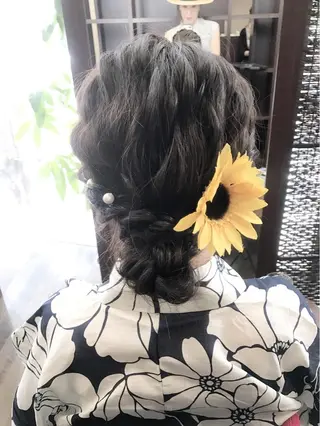 セミロング ヘアアレンジ 沢田 瞳のヘアスタイル