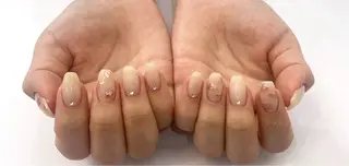 ネイル REGINA (レジーナ)所属・REGINA ネイルまつげエステの眉毛・アイブロウイメージ