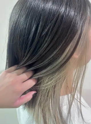 ミディアム カラー 古川 琴美のヘアスタイル