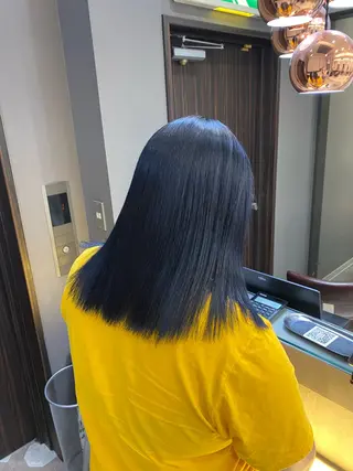 カラー noa 寒色系カラーブリーチのヘアスタイル