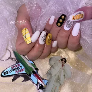 ネイル toyvenail 🖤enaのネイルデザイン