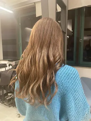 カラー AIRI layer cut hairのヘアスタイル