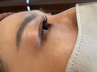 マツエク・マツパ 桑田 新菜のヘアスタイル