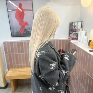 ロング 🌙艶ハイトーン/ ミユウのヘアスタイル