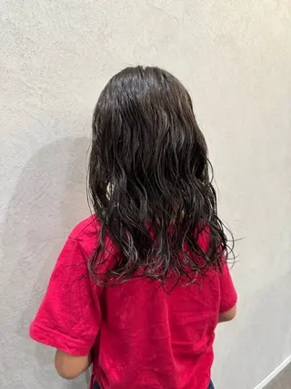 セミロング パーマ キッズ Salon de Qualia(サロンドクオリア)所属・杉下　涼/ハイトーン /髪質改善/パーマのヘアスタイル