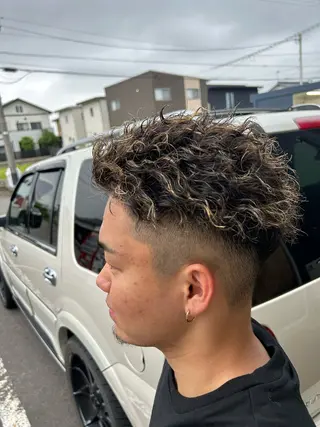 パーマ メンズ クィーンレディス所属・河野 敬之のヘアスタイル