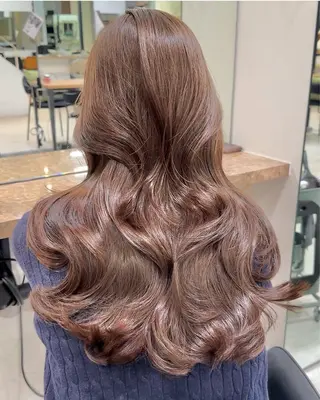 ミディアム View Osaka【ビューオオサカ】所属・みうら しょうのヘアスタイル