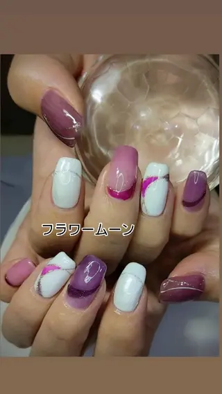 ネイル フラワー ムーンのネイルデザイン