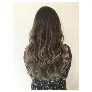 ロング カラー biscohair 髪にドラマを。のヘアスタイル