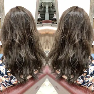セミロング カラー M IIのヘアスタイル