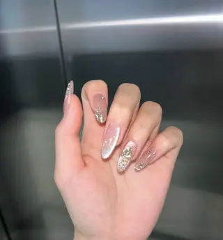 ネイル 高木 維麗絲のネイルデザイン