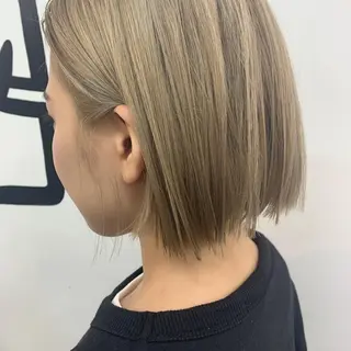 ショート カラー ☘️ブリーチ/ハイト ーン/レイヤー/のヘアスタイル