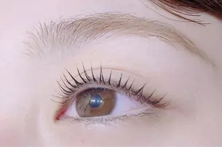 マツエク・マツパ TotalBeautysalonCURE所属・CURE 朱梨のネイルデザイン