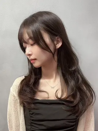 セミロング 韓国STYLE 小久保のヘアスタイル
