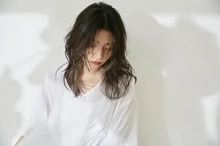 ロング 透明感ブリーチ/ メンズパーマのヘアスタイル