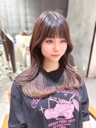 セミロング grace by afloat所属・平尾 樹里のヘアスタイル