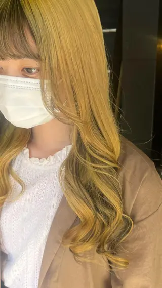 ロング カラー 艶髪/ハイトーン/ ヘアセット/モエノのヘアスタイル