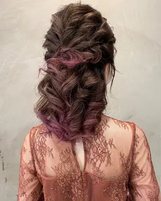 ロング カラー ヘアアレンジ 🩷🍭中津・梅田 エリア🍬💜のヘアスタイル