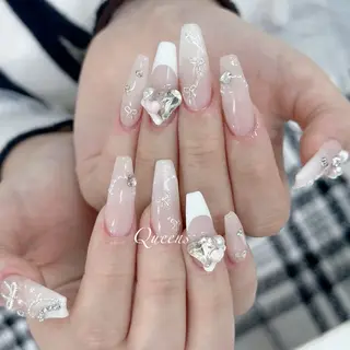 ネイル Queens 榊 まおのネイルデザイン