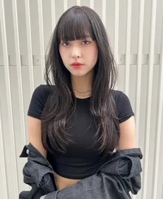 ロング カラー TOMOYAレイヤー ブリーチ縮毛矯正のヘアスタイル