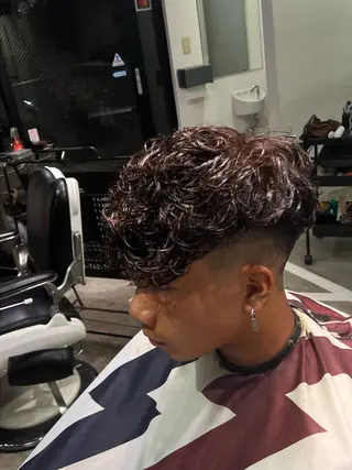 ミディアム カラー パーマ FUJIYAMA BARBER SHOP所属・朝陽 /メンズカット専門のヘアスタイル