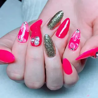 ネイル THECOLORS所属・近貞 莉奈のネイルデザイン