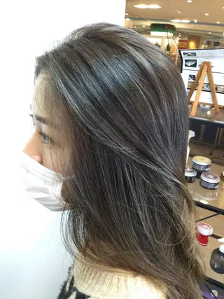 セミロング カラー Annon プライベートサロンのヘアスタイル