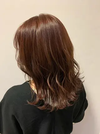 ミディアム カラー 寺尾 綾乃のヘアスタイル