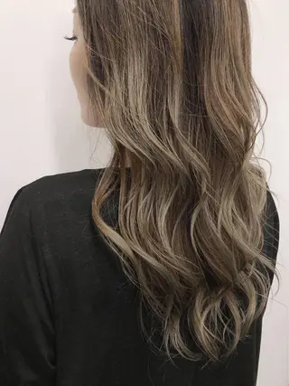 ロング カラー ✴️Siesta✴️ 髪質改善艶カラーのヘアスタイル