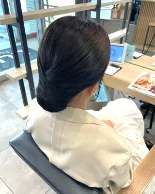 セミロング ヘアアレンジ 透明感カラー×ヘア アレンジ🪽しおりのヘアスタイル