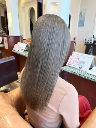 ロング カラー 平松 由基のヘアスタイル
