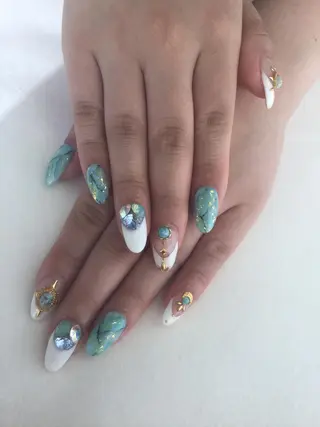 ネイル 💎🐰 saki. m 🐰💎のネイルデザイン