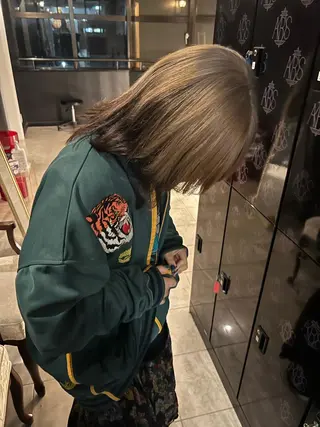 ミディアム カラー ORIKA所属・岡崎 睦のヘアスタイル