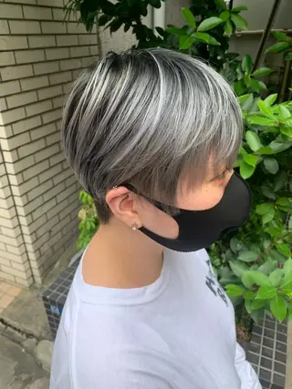 ショート カラー 🌻【ショート特化 美容師】いつき🌻のヘアスタイル