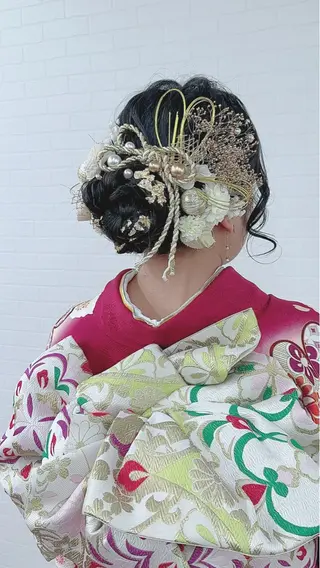 ヘアアレンジ GRANLUSSO 〜グランルッソ駅前店所属・木口 嘉美のヘアスタイル