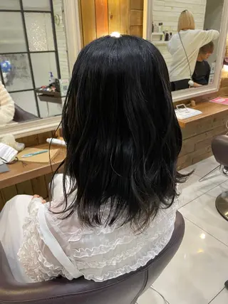 ミディアム 透明感color吉田 沙羅のヘアスタイル