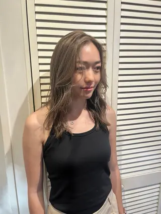 ミディアム HOMIE TOKYO所属・sora / 渋谷 / ハイトーンのヘアスタイル