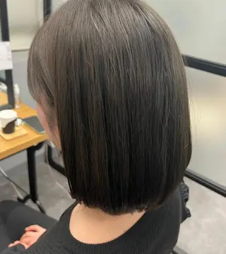 ミディアム カラー N° aria 三軒茶屋のヘアスタイル
