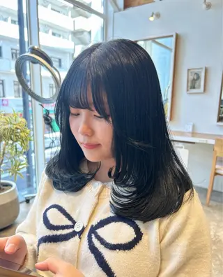 ミディアム カラー 吉田 愛花のヘアスタイル