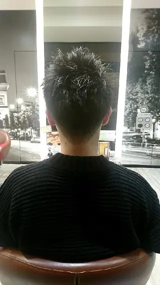 メンズ ブリーチ/ヘアケア/ 艶髪/イギチハルのヘアスタイル