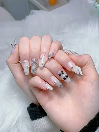 ネイル Mio_ Noiranailのネイルデザイン