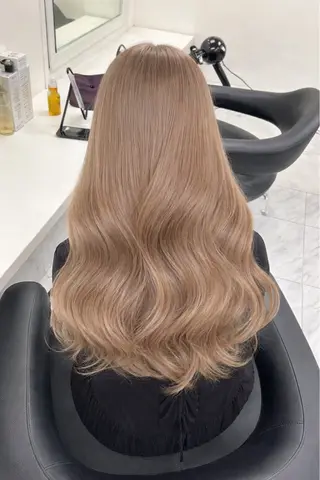 カラー 透明感ベージュ🤎 ナチュラルレイヤーのヘアスタイル