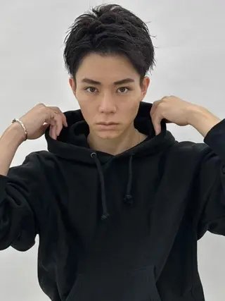 ショート 山中 瞬のヘアスタイル