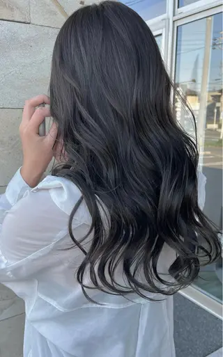 ロング カラー ヘアアレンジ 栗林 姫花のヘアスタイル